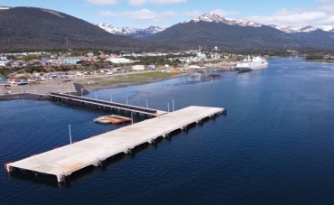 Record 100.000 turistas antárticos, desafíos para Magallanes y la Armada