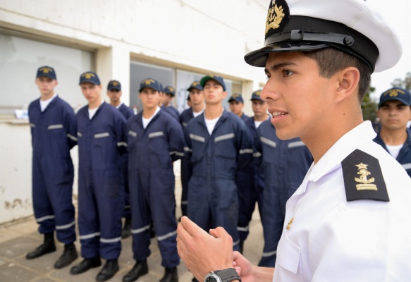 El Aprendizaje del Mando y Liderazgo en la Escuela Naval
