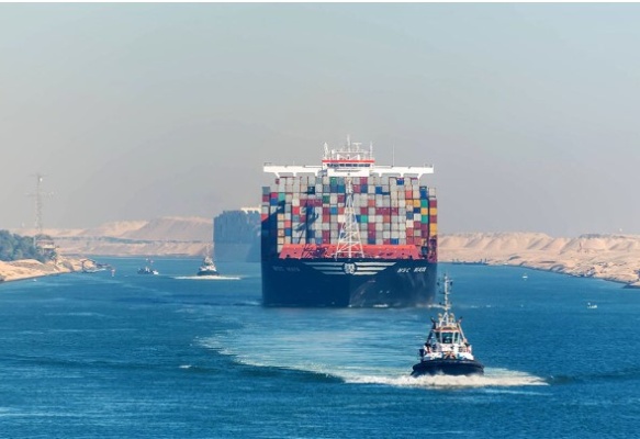 Size does matter: Safety issues due to gigantism on vessels