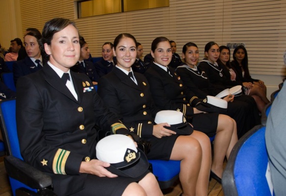 Ser y parecer: Integración de la mujer en la Armada
