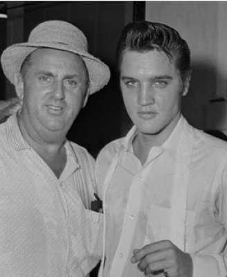 La influencia del liderazgo del coronel Parker en el rey