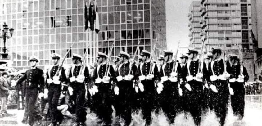 Bajo la lluvia de mayo