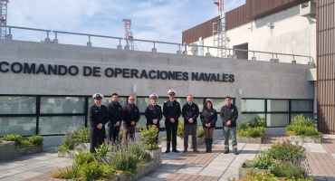 Visita profesional al Comando de Operaciones Navales del equipo de trabajo de la Revista de Marina