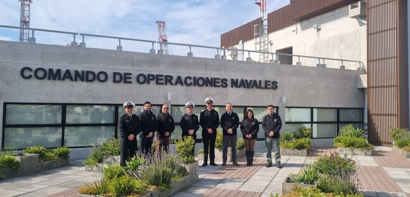 Visita profesional al Comando de Operaciones Navales del equipo de trabajo de la Revista de Marina