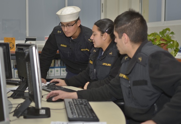 Experiencias de la enseñanza online en la Academia Politécnica Naval